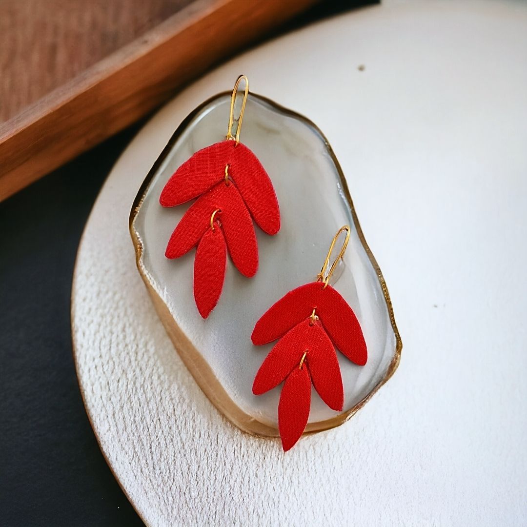 Scarlet Leaf