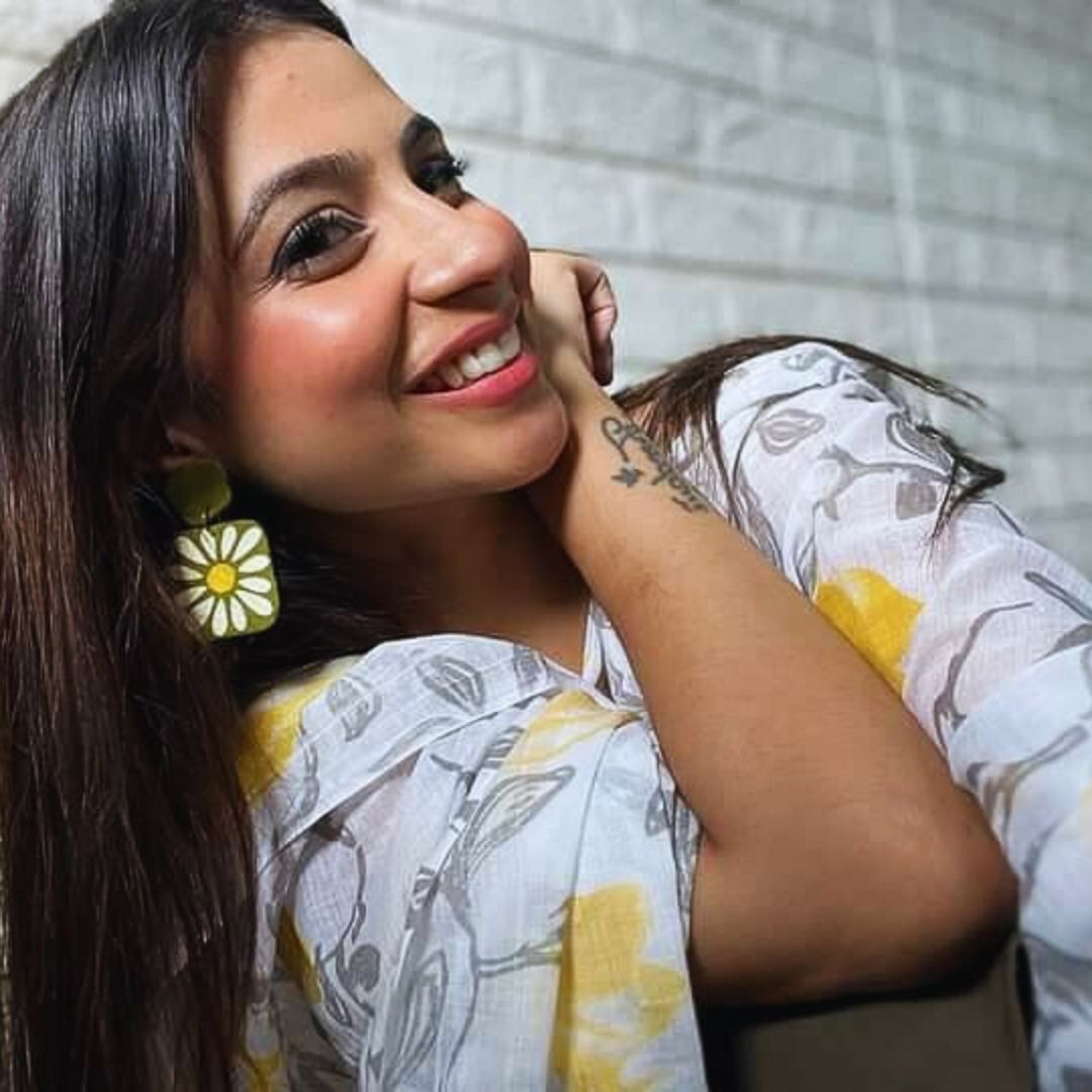 Petals of Daisy Earrings