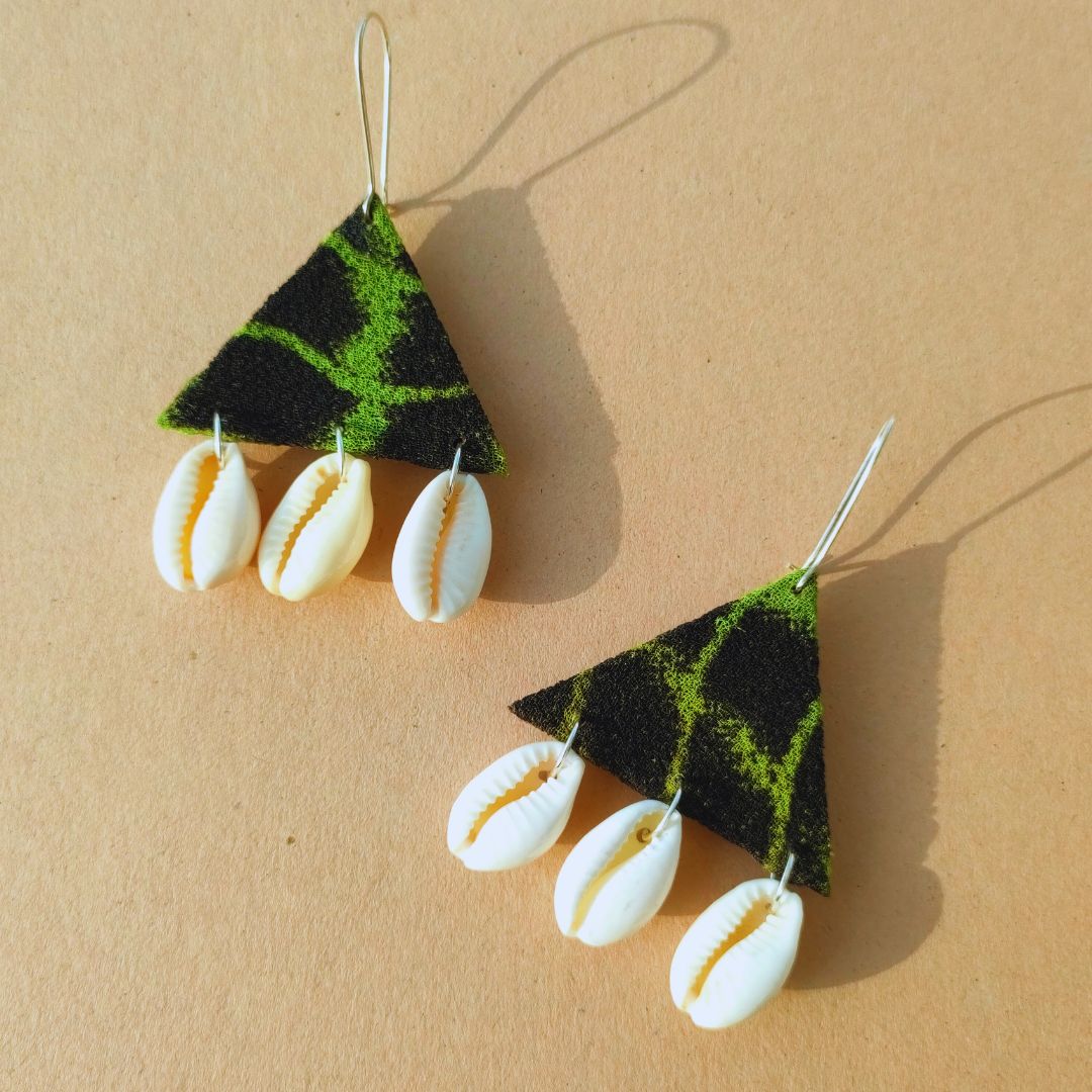 Lime & Black Shells