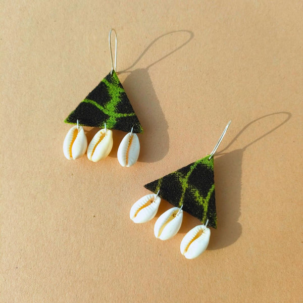 Lime & Black Shells